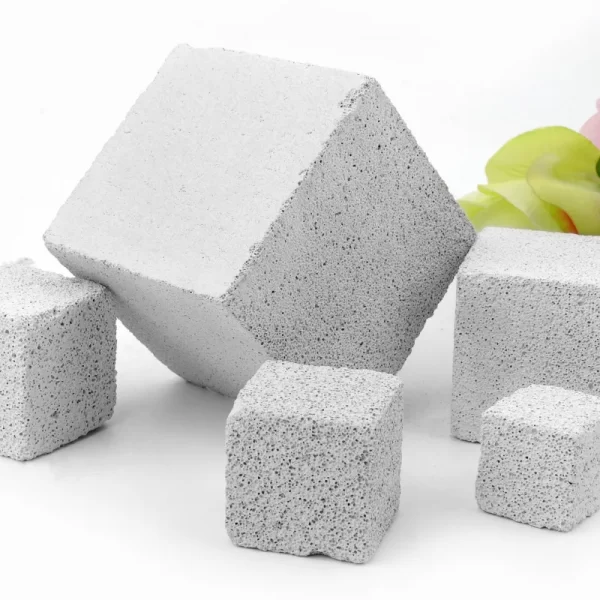 Natural Mineral Molar Stone – Chew Toy for Rabbits, Guinea Pigs & Hamsters - Image 4